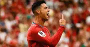 Ronaldo lập kỷ lục ghi bàn 6 kỳ World Cup, Bồ Đào Nha thắng Uzbekistan 5-0