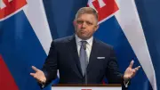 Slovakia: Thủ tướng Fico vượt qua bỏ phiếu tín nhiệm giữa lo ngại nợ công