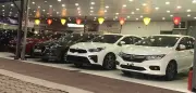 Ô tô cũ giảm giá mạnh tìm khách, đại lý ngại nhập hàng