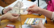 Tỷ giá USD hôm nay 3.6: Ngân hàng Nhà nước tăng 4 đồng, USD thế giới tiếp tục leo thang