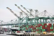 Tòa phúc thẩm liên bang Mỹ cho phép tiếp tục thu thuế quan toàn cầu 10%