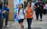 Thí sinh phấn khởi sau môn Toán tốt nghiệp THPT 2026