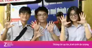 Thí sinh tạo dáng '10 điểm' sau môn Văn tốt nghiệp THPT 2026