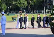 Thủ tướng Lào viếng Chủ tịch Hồ Chí Minh và tưởng niệm liệt sĩ