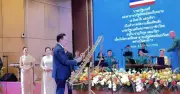 Thủ tướng Thái Lan đánh đàn T'rưng cùng nghệ sĩ Việt Nam