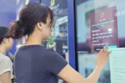Thuật toán giả mạo, 'bắt cóc online' và bài học cảnh giác trên phố đi bộ Nguyễn Huệ