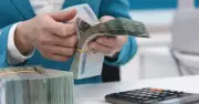 Tiền gửi dân cư vượt 10,5 triệu tỷ đồng: Người Việt có 'nghiện' gửi tiết kiệm?