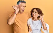 Tưởng chỉ là lãng tai, không ngờ là dấu hiệu sớm của bệnh Alzheimer