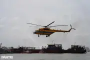 Trực thăng diễn tập cứu người gặp nạn trên biển giữa siêu bão tại Ninh Bình