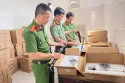 Triệt phá đường dây mua bán vũ khí quân dụng, thu giữ 422 bộ súng nén hơi