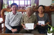 Trình Chủ tịch nước tặng quà cho người có công nhân dịp 79 năm Ngày Thương binh Liệt sỹ