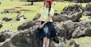 Tất trắng không chỉ dành cho học đường: Biến tấu phong cách với chất liệu ren, vân nổi