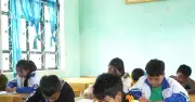 Tuyên truyền vận động người dân khu vực biên giới tham gia học xóa mù chữ