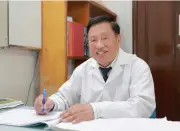 Vị giáo sư quân y đi tìm 'chìa khóa vàng' chống sốt rét giữa chiến trường