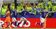 Van Dijk ghi bàn không thể giúp Hà Lan thắng Nhật Bản quả cảm