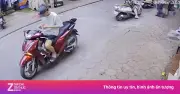 Video khoảnh khắc sét đánh trúng đoàn người ở Hà Nội, người dân giật mình tìm chỗ trú