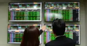 VN-Index tăng hơn 33 điểm bất chấp khối ngoại bán ròng hơn 205 tỷ đồng