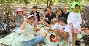 Vườn trái cây trĩu quả cách TP.HCM 2 giờ xe, khách tìm đến 'ăn thả ga'