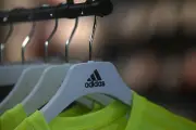 World Cup: Cuộc cạnh tranh khốc liệt giữa các tập đoàn sản xuất đồ thể thao