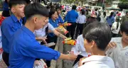 Xúc động hình ảnh thí sinh được đưa từ bệnh viện đến phòng thi