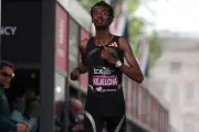 Yomif Kejelcha chính thức được công nhận kỷ lục thế giới 10km