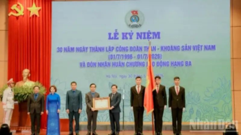 30 năm Công đoàn Than-Khoáng sản: Vinh danh 90 thợ mỏ tiêu biểu