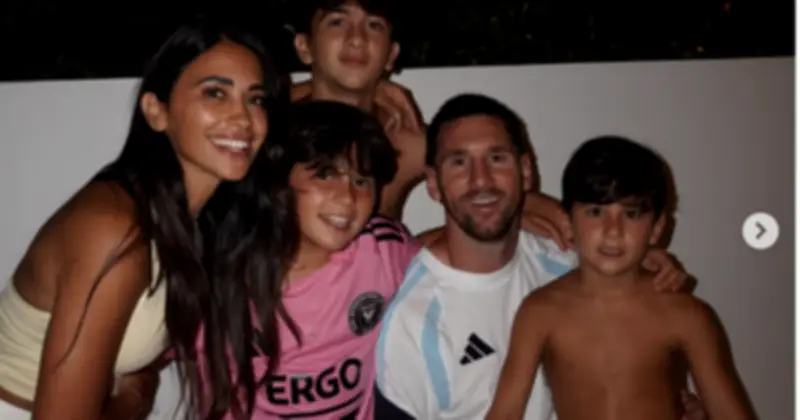 Argentina thay đổi lớn trước trận gặp Ai Cập, Messi gặp vợ con