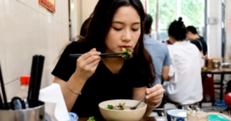 Bí quyết ăn chậm nhai kỹ: Không cần nhai đúng 32 lần