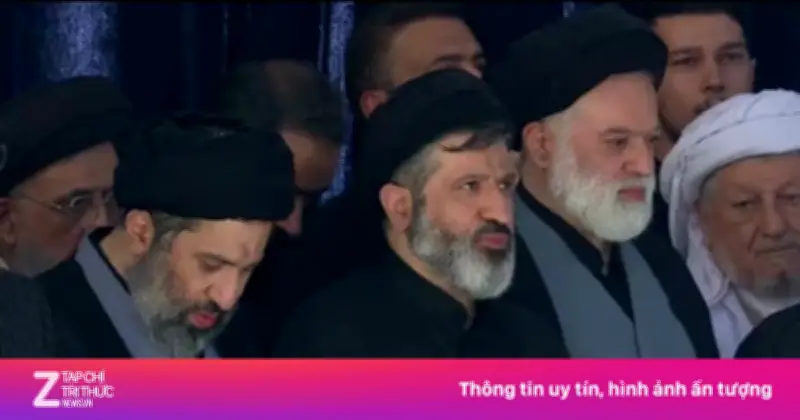 Ba con trai cố lãnh tụ Ali Khamenei xuất hiện tại tang lễ ở Tehran