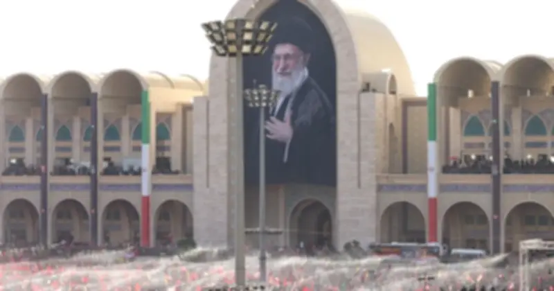 Ba con trai cố lãnh tụ Iran Khamenei xuất hiện tại lễ tang