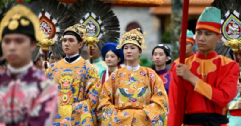'Bách hoa bộ hành' ở Huế: Từ diễu hành đến lễ hội áo dài và cổ phục