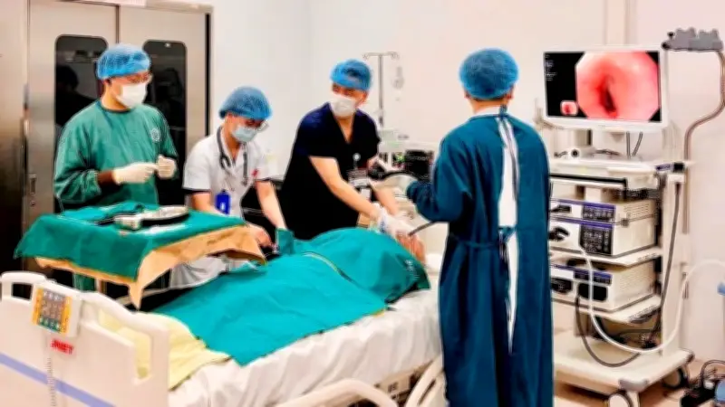 Bệnh viện Bạch Mai cơ sở Ninh Bình lần đầu mở thông dạ dày qua nội soi cho bệnh nhân đột quỵ