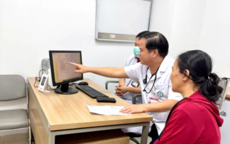 Bệnh viện Bạch Mai Ninh Bình khám miễn phí cho 5.000 người có công