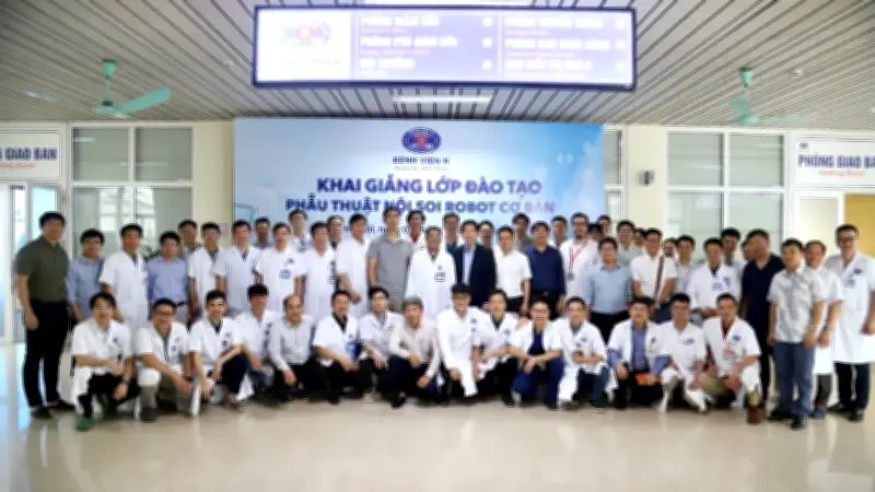 Bệnh viện K mở khóa đào tạo phẫu thuật nội soi robot đầu tiên