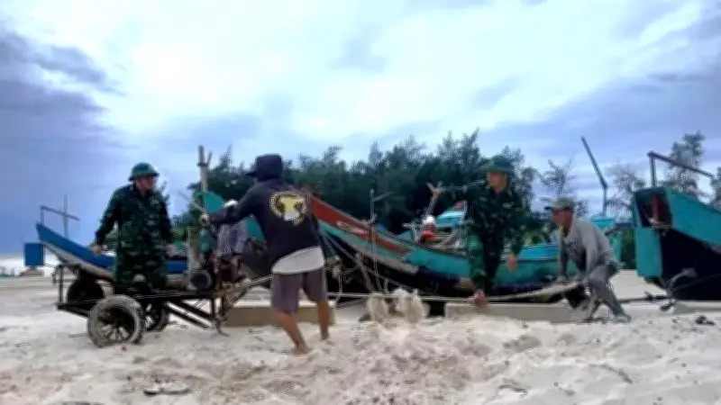 Bão số 1 Maysak đổ bộ vịnh Bắc Bộ, gây mưa lớn kéo dài từ ngày 3/7