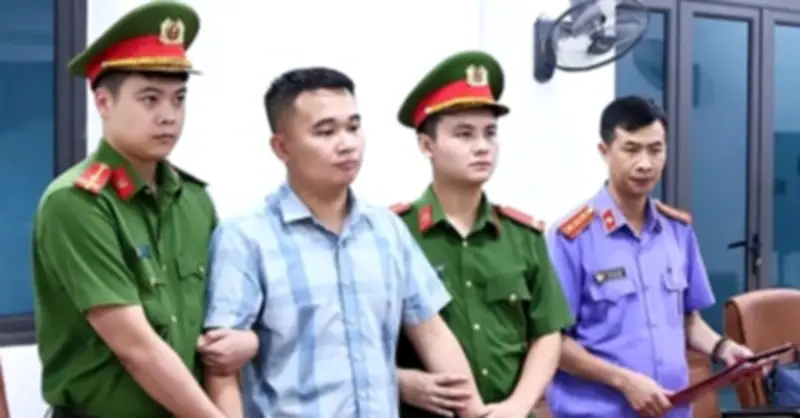 Bắt giáo viên Trường THPT chuyên Tuyên Quang vụ 146 điểm 10 môn Toán