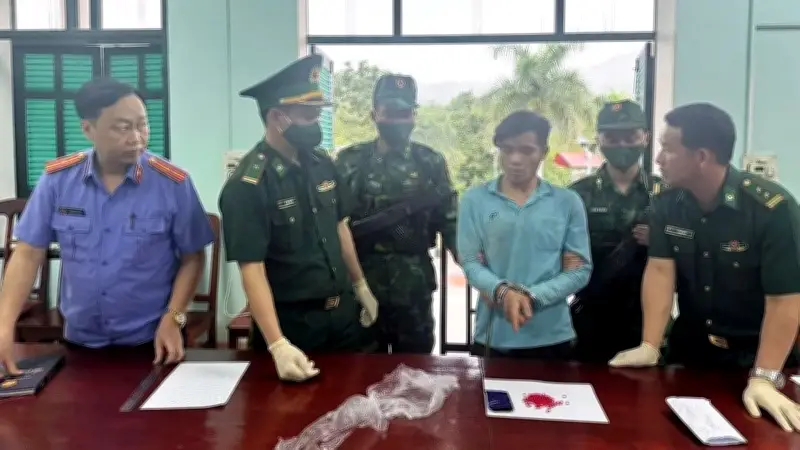 Bắt đối tượng người Lào tàng trữ ma túy tại biên giới Thanh Hóa
