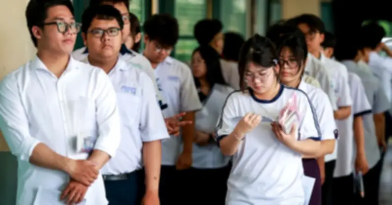Cơ hội trúng tuyển ngành nóng 2026: Chuyên gia tư vấn trực tuyến