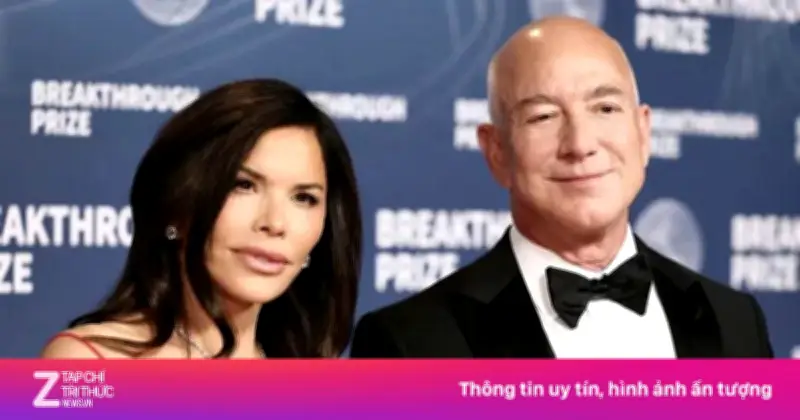 Chiếc nhẫn cầu hôn 30 carat của tỷ phú Jeff Bezos tặng vợ