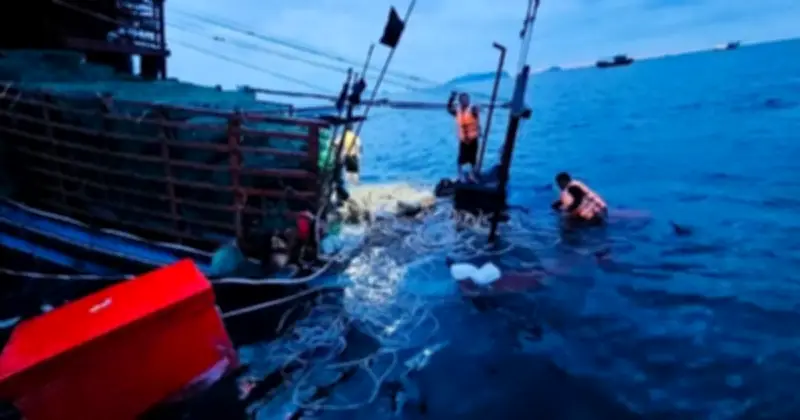 Chìm tàu cá ở Cô Tô do giông lốc, 7 ngư dân gặp nạn
