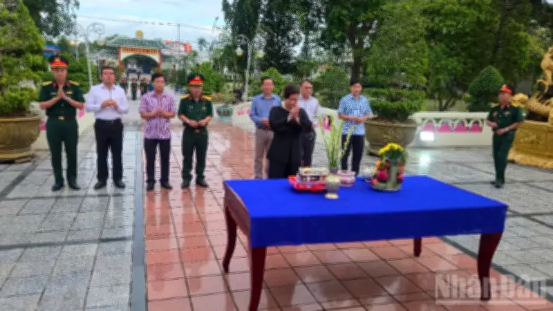 Cần Thơ lấy mẫu ADN hài cốt liệt sĩ để xác định danh tính