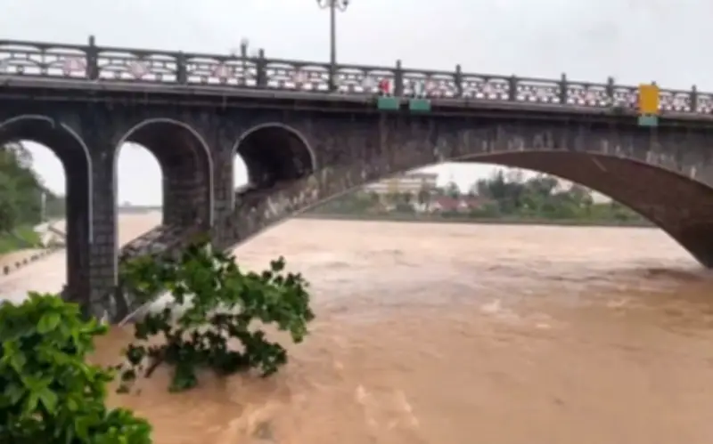 Cảnh báo lũ lớn ở Đông Bắc Bộ, nguy cơ ngập lụt diện rộng