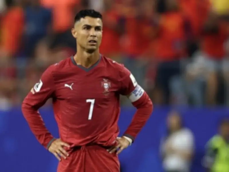CR7 chia tay World Cup: Mạng xã hội ngập tràn cảm xúc tiễn biệt huyền thoại