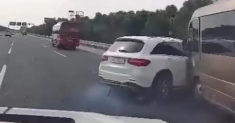 CSGT chỉ lỗi tài xế Mercedes gây tai nạn trên cao tốc Hà Nội - Hải Phòng
