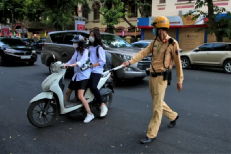 CSGT làm rõ thông tin người 16-18 tuổi đi xe máy bị phạt