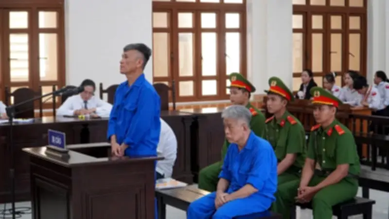 Cựu giám đốc Sở GD-ĐT Bình Thuận lĩnh 15 năm tù vì nhận hối lộ 2,4 tỷ đồng