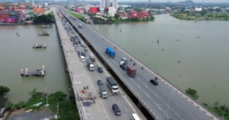 Cầu Đồng Nai cũ sửa chữa, cảnh báo ùn tắc giao thông đến tháng 9