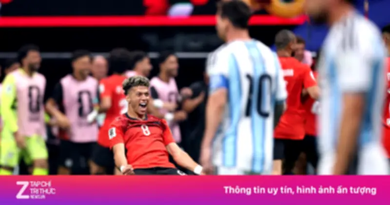 Cầu thủ Ai Cập ăn mừng trước mặt Messi, nhận trái đắng sau trận thua ngược