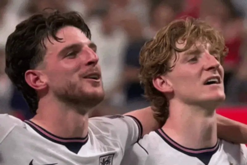 Declan Rice nháy mắt gây sốt mạng xã hội Trung Quốc sau trận thắng CHDC Congo