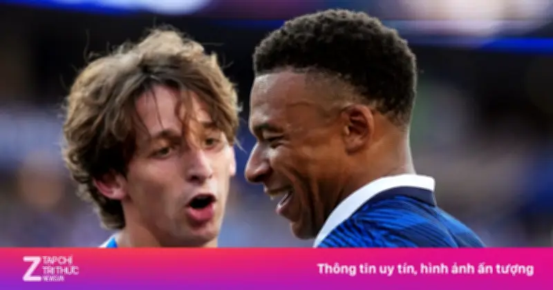 Deschamps tiết lộ cử hai cầu thủ bảo vệ Mbappe trước lối chơi rắn của Paraguay